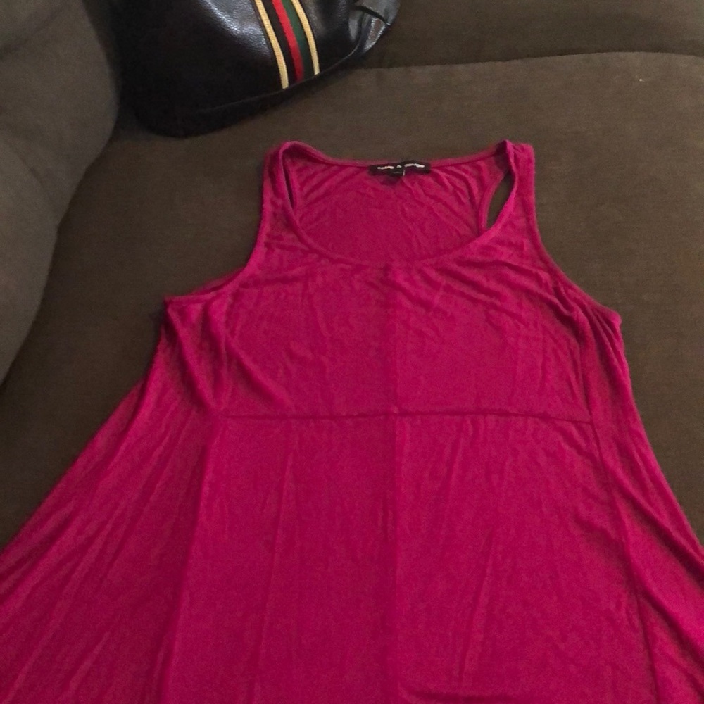 Cute blouse sleeveless.